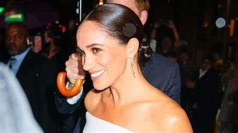 meghan, markle, nude|Meghan Markle surprises in shoulder